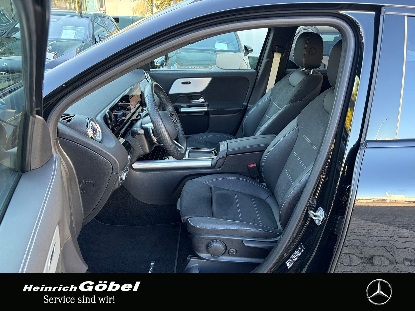 Fahrzeugabbildung Mercedes-Benz GLA 220 d 4M AMG*PANO*AHK*20ZOLL*AMBIENTEBEL