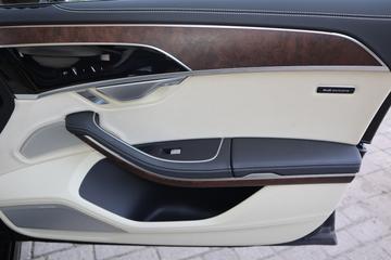 2025 AUDI S8 — миниатюра 25