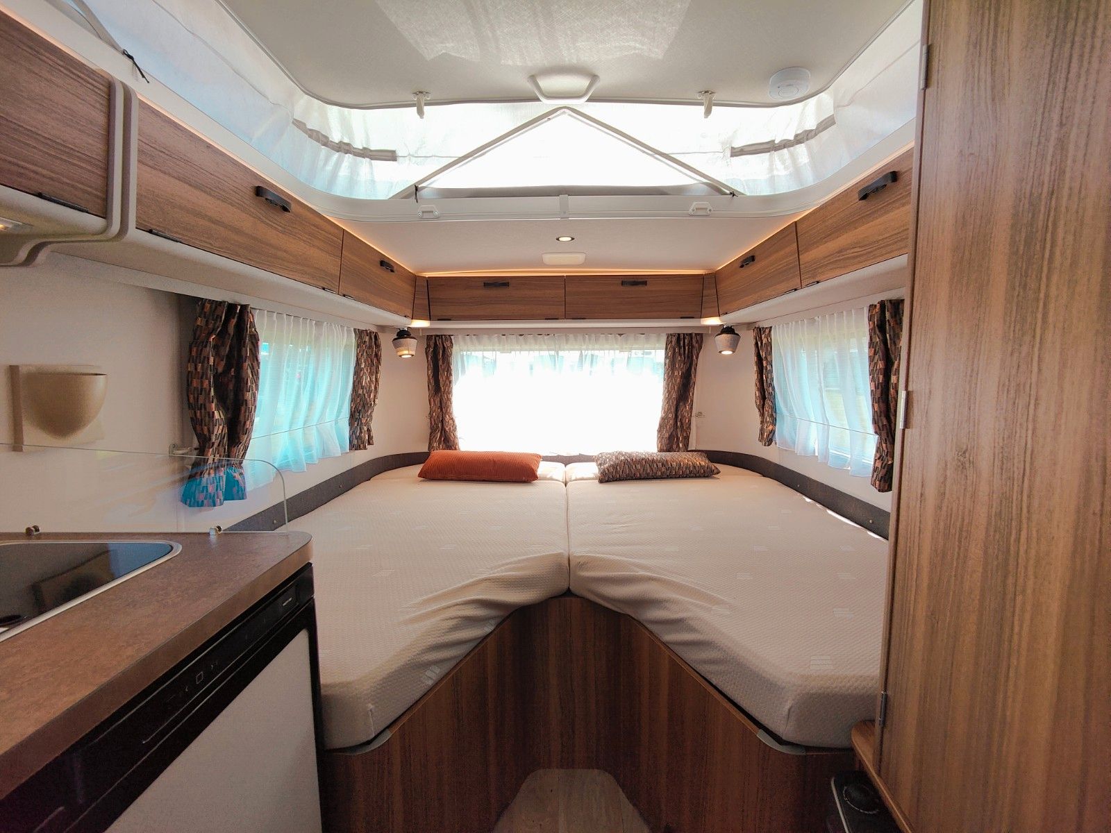 Fahrzeugabbildung HYMER / ERIBA / HYMERCAR Touring 542 Legend Urban 2026