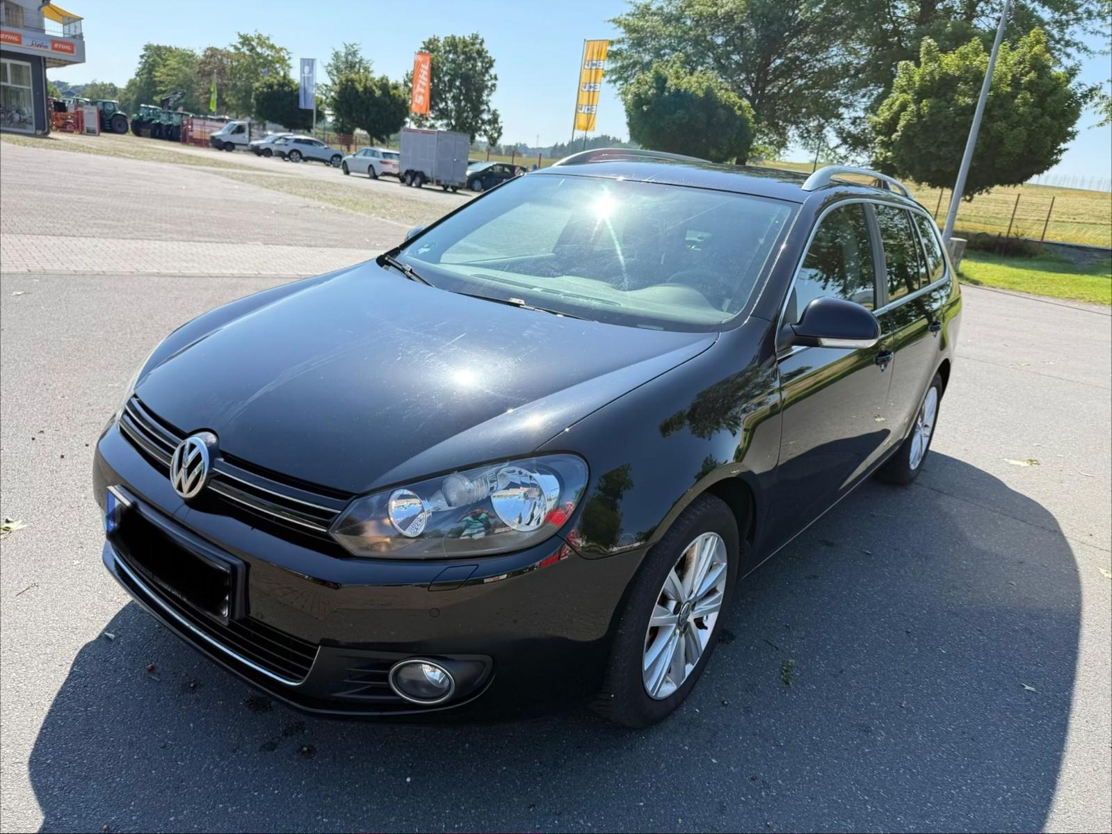 Volkswagen Golf 2012 — interior