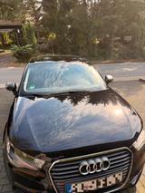 Audi A1 1.6 TDI 66kW S tronic Attraction Attraction - Audi A1 mit Diesel-Antrieb: Automatik