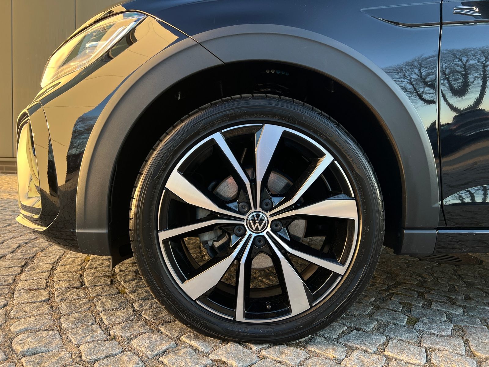 Fahrzeugabbildung Volkswagen Taigo R-Line 1.5 TSI DSG *AHK, IQ-Light, Navi, 1