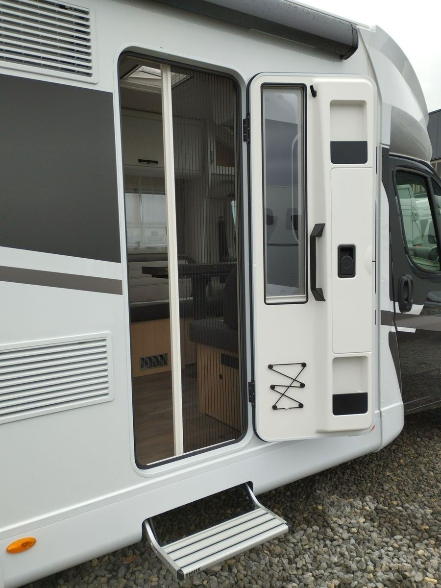 Fahrzeugabbildung Sunlight Adventure T 68C Automatik, Dörr Edition, TV