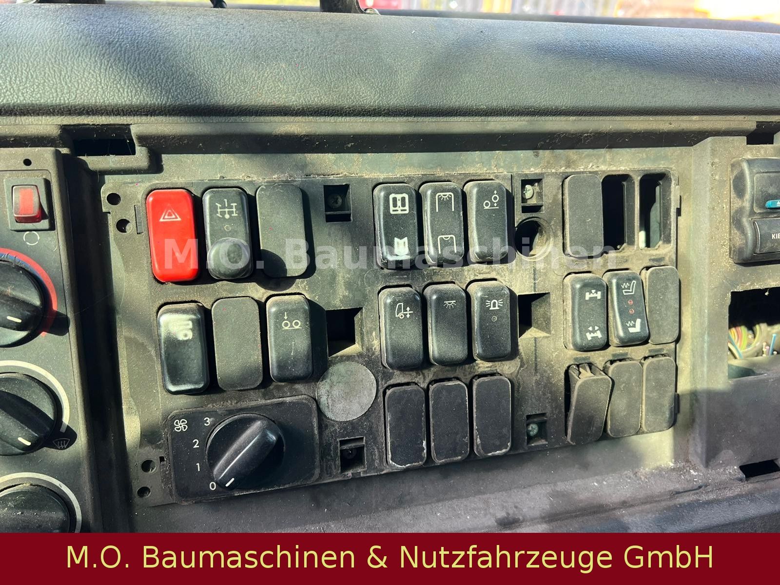 Fahrzeugabbildung Mercedes-Benz Econic 2629 / 957.66/  Müllwagen / Haller /