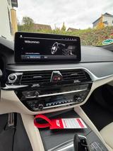 BMW 530e xDrive Touring A -Aventurinrot, M-Sportp. - rote BMW 5er Reihe