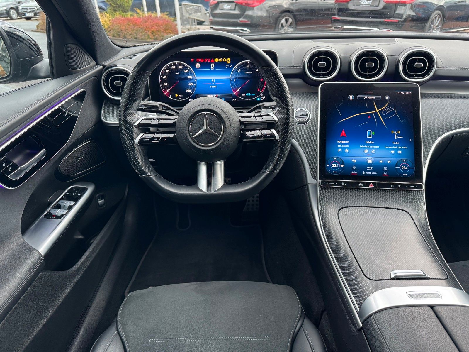 Fahrzeugabbildung Mercedes-Benz C 300d AMG+AHK+RFK+Ambiente+Night+SportfahrW