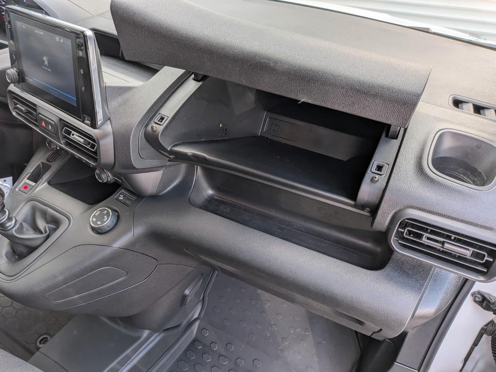 Peugeot Partner L1 1.5 HDI*AHK*NAVI*Kamera*Tempomat*220V