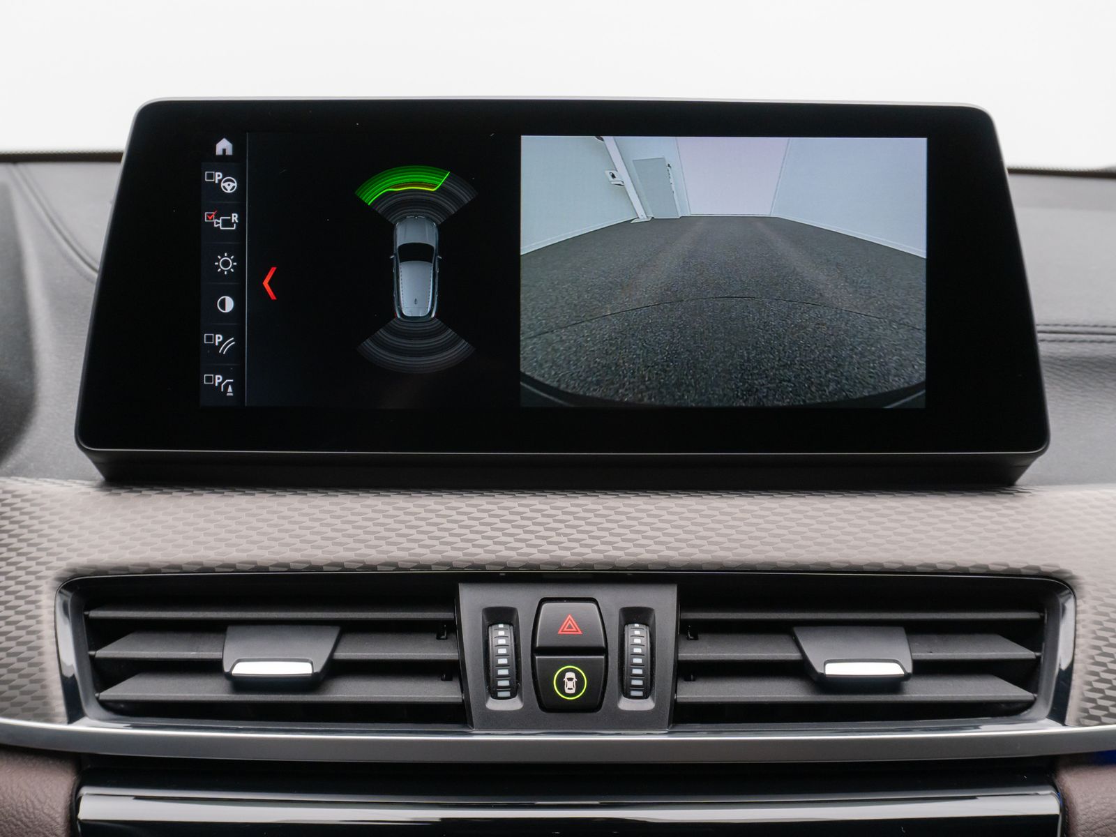 Fahrzeugabbildung BMW X2 sD18i M Sport X Kamera H/K HUD DAB Alarm 20"