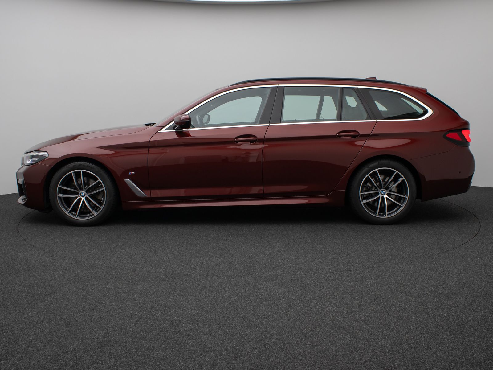 Fahrzeugabbildung BMW 520d xD M Sport Kamera HUD DAB Alarm Individual