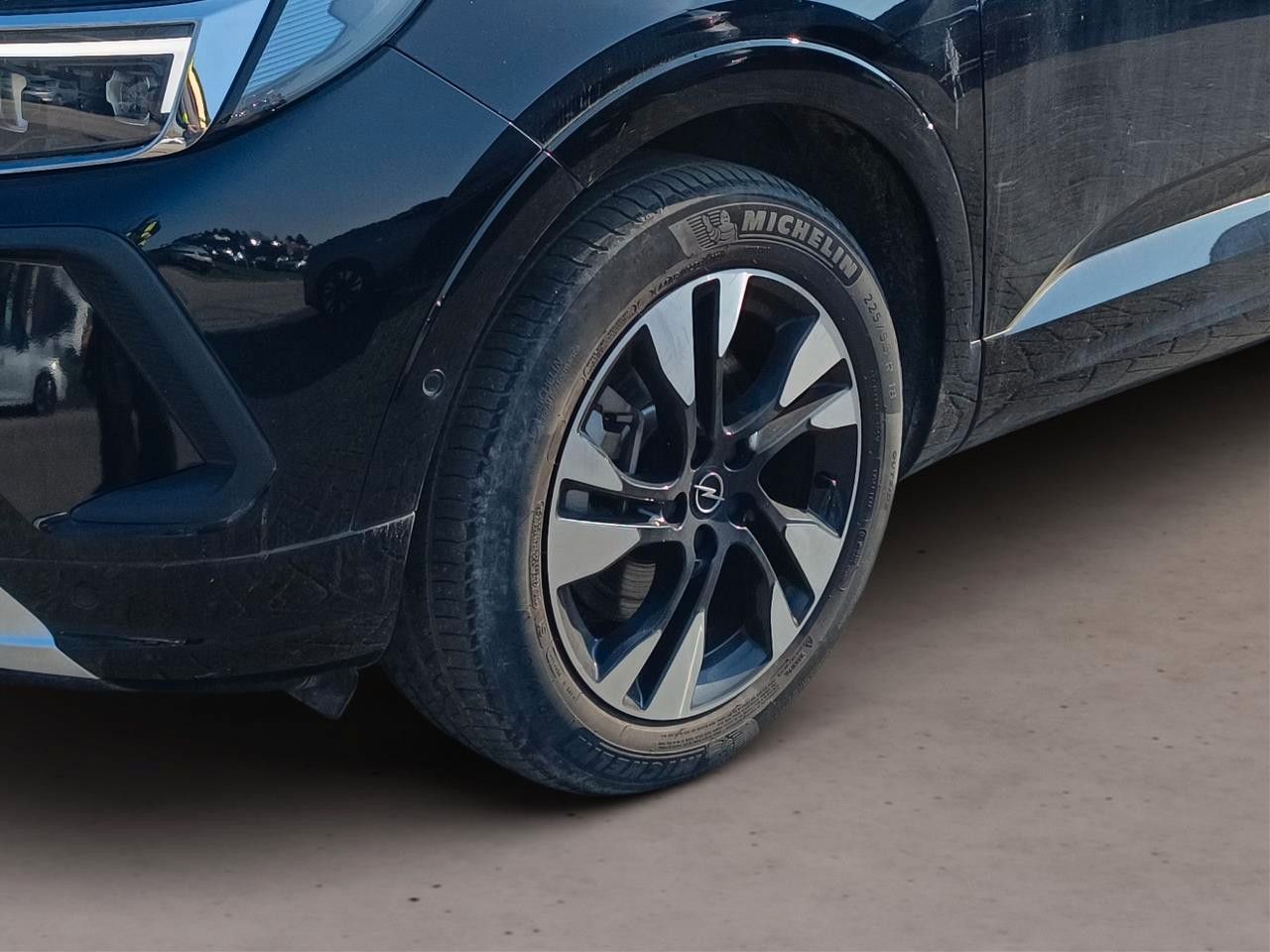Fahrzeugabbildung Opel Grandland (X) ULTIMATE 4HYBRID NAVI/LED/SPORT/SH