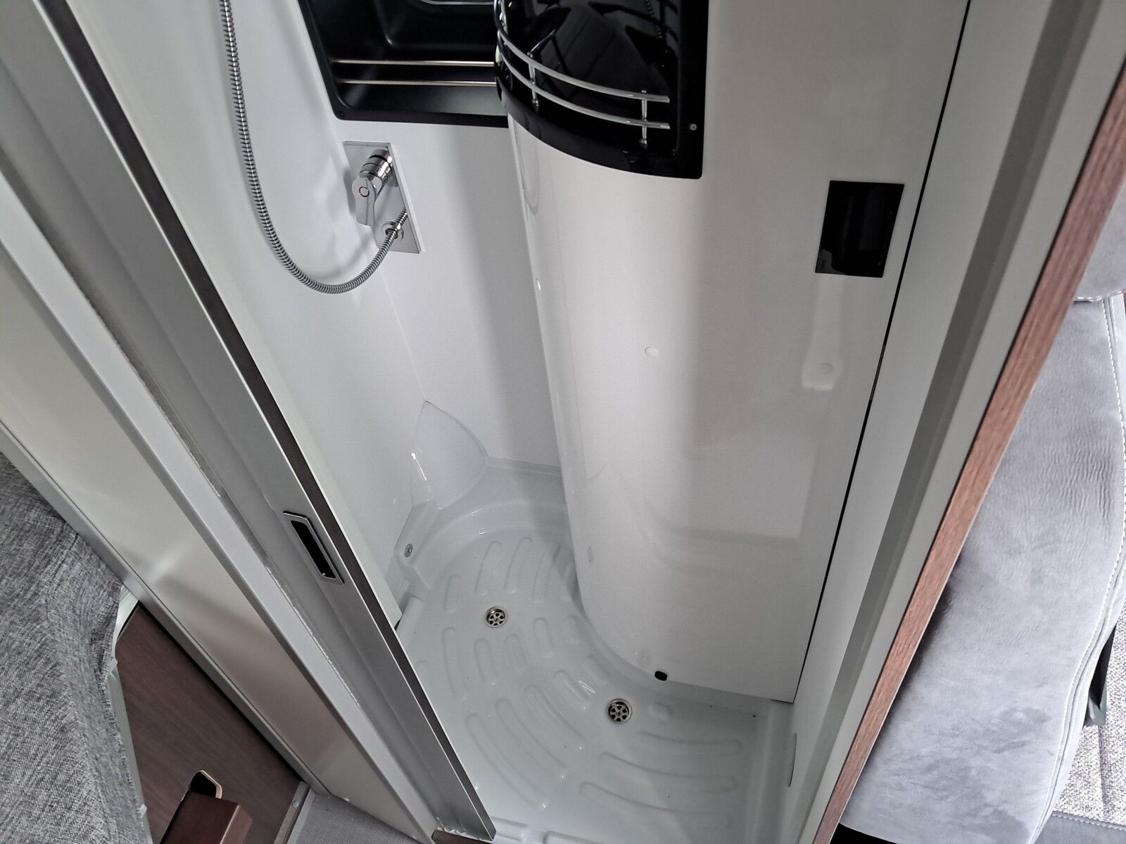 Fahrzeugabbildung Pössl Summit Prime 540 Fiat 140 PS 8627EUR geschenkt
