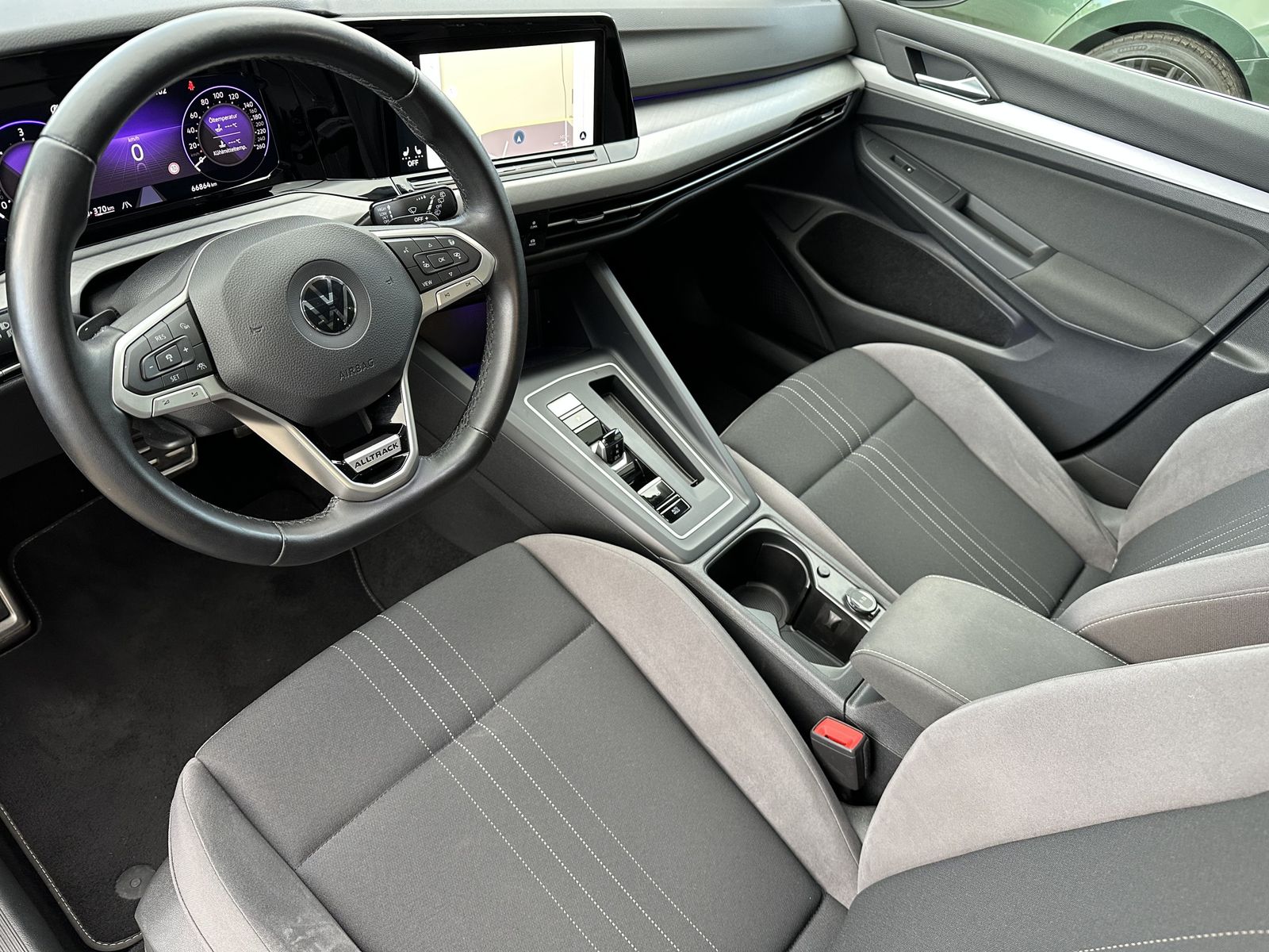 Fahrzeugabbildung Volkswagen Golf Variant Alltrack 4M DSG NAV+LED+ACC+PANO+VC