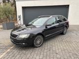Skoda Superb Combi Laurin & Klement 4x4 Vollausstatt. - Skoda Superb Kombi Laurin klement mit Diesel-Antrieb