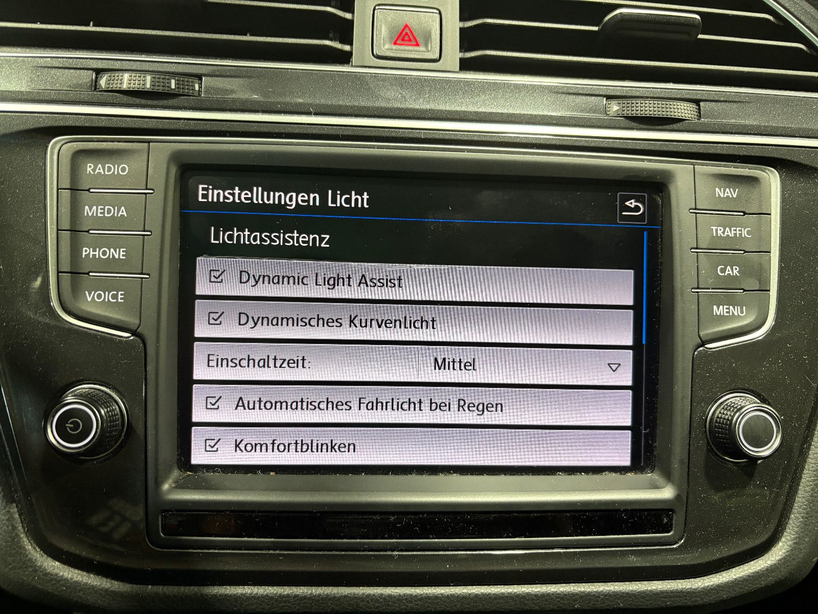 Fahrzeugabbildung Volkswagen Tiguan Highline BMT/4Motion/PANO/ACC/KAMERA/NAVI