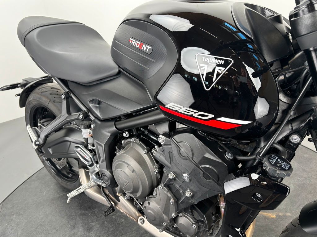 Fahrzeugabbildung Triumph TRIDENT 660 E5+ *TOP-ZUSTAND *QUICKSHIFTER