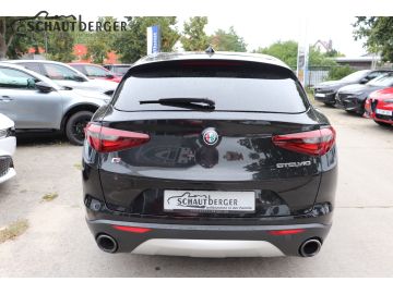 Alfa-Romeo Stelvio - 8