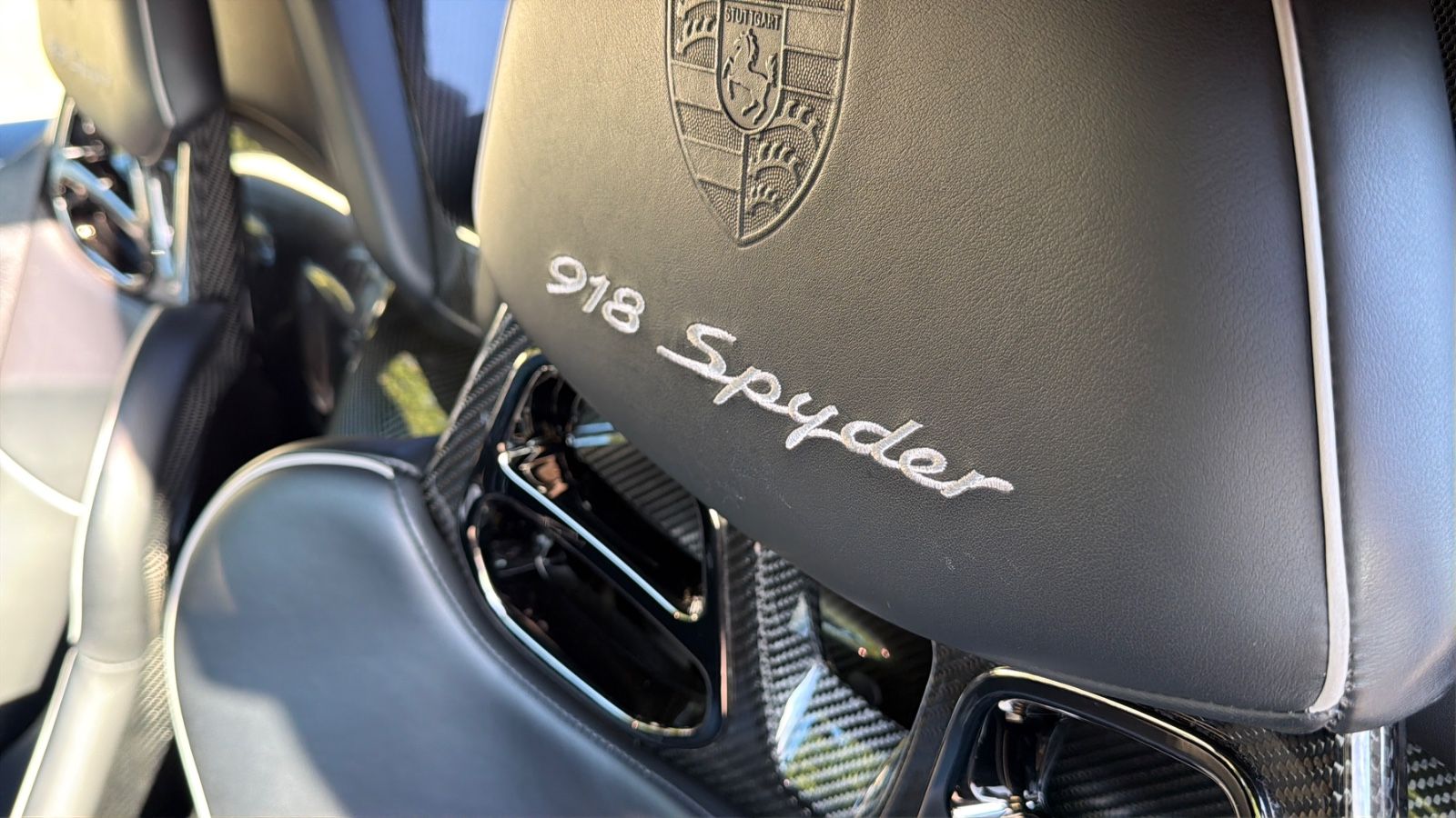 Porsche 918 Spyder METEORGRAU  LIFT 15