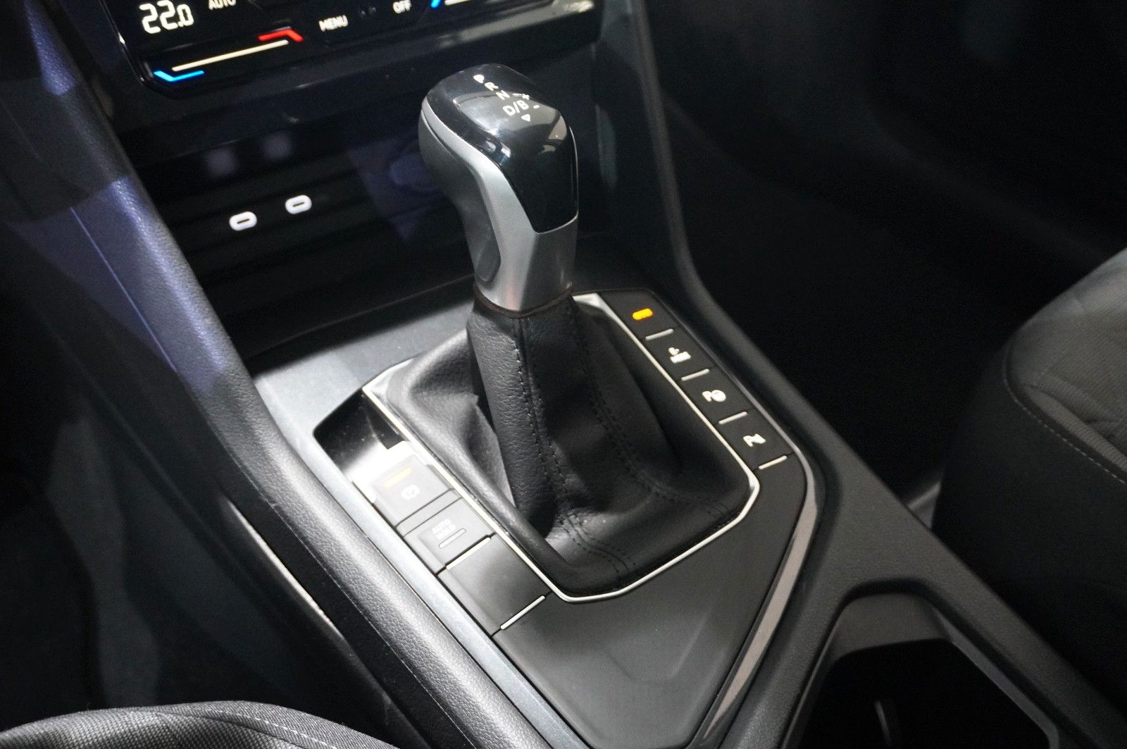 Fahrzeugabbildung Volkswagen Tiguan Life 1.4 e-HYBRID NAVI/LED/KAMERA/SH/VIRT