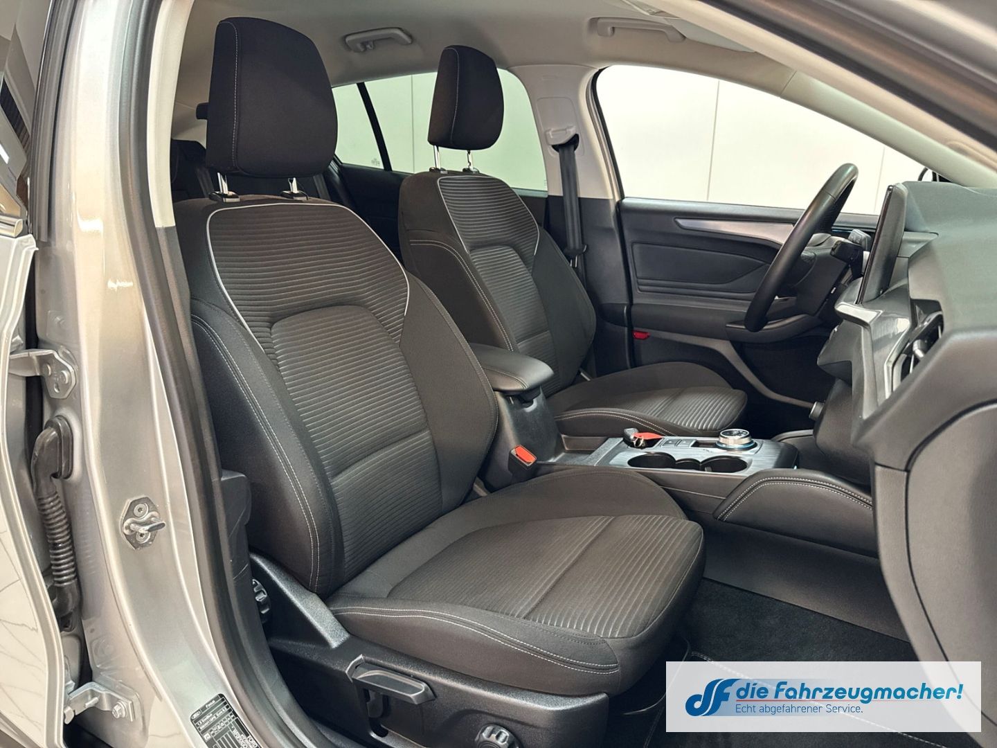 Fahrzeugabbildung Ford Focus Turnier Titanium X Navi Digitales Cockpit