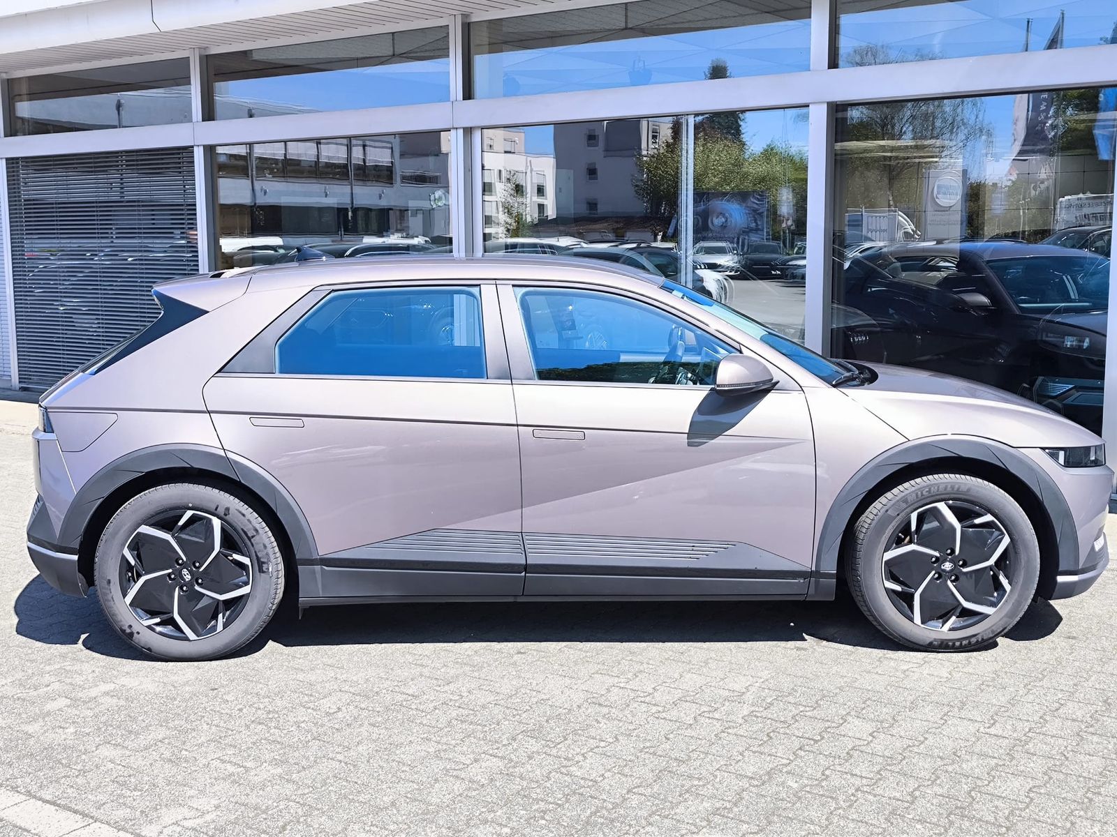 Fahrzeugabbildung Hyundai Ioniq 5 Elektro NAVI+LED+SHZ+KAMERA+ACC+AHK+19"
