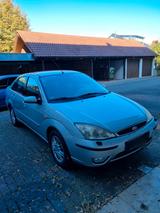 Ford Focus 2.0 Automatik Ghia - gebrauchte Ford Focus aus dem Jahr 2003