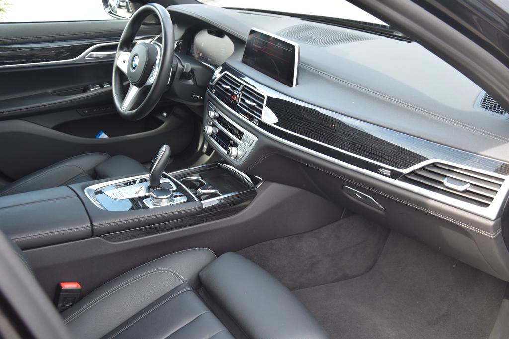 BMW 730