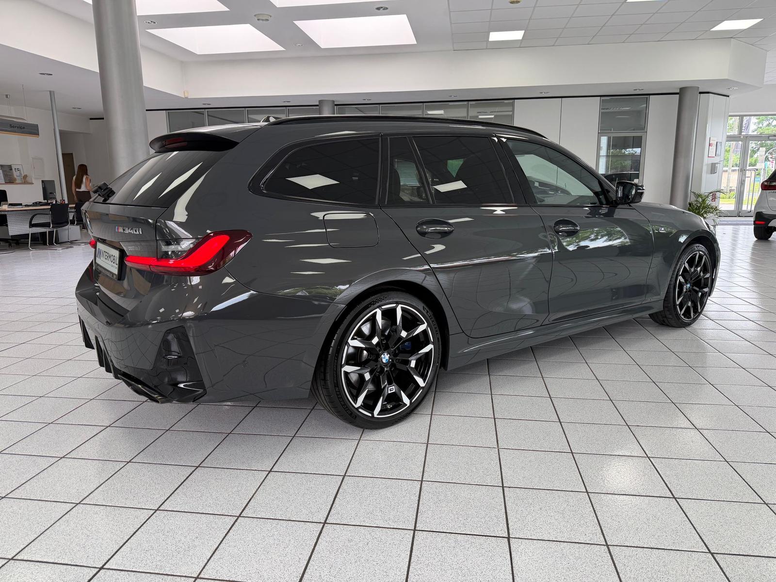 BMW M340i Touring xD*SHADOW*PANO*HUD*ACC*KEYL*360°