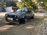 BMW 320 - BMW 320 aus 1988