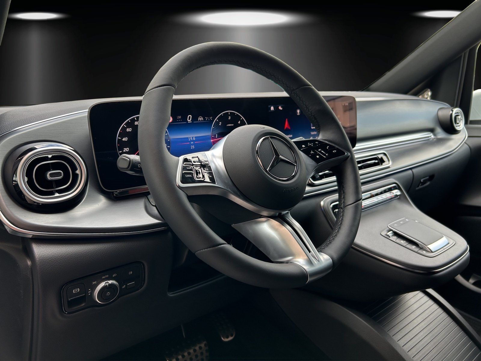 Fahrzeugabbildung Mercedes-Benz V 300 d STYLE lang MBUX DISTRO SHZ 360°