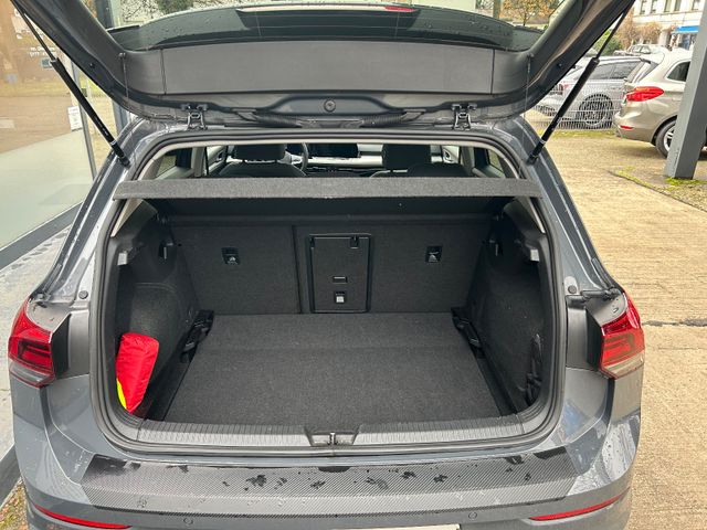 Fahrzeugabbildung Volkswagen Golf 2.0 TDI Move+CarPlay+LED+Navi+AllW.LM+SHZ+