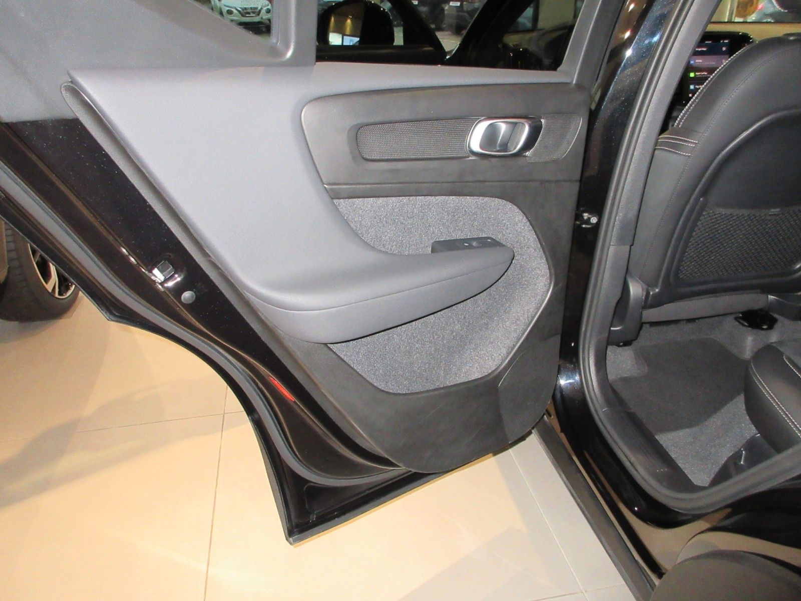 Fahrzeugabbildung Volvo XC 40 B3 Ultra Black Edition | 360° | NS | Navi