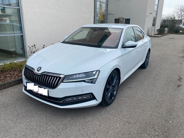 Skoda Superb Lim. Edition 4x4 2.0 TDI MATRIX*Leder*AHK