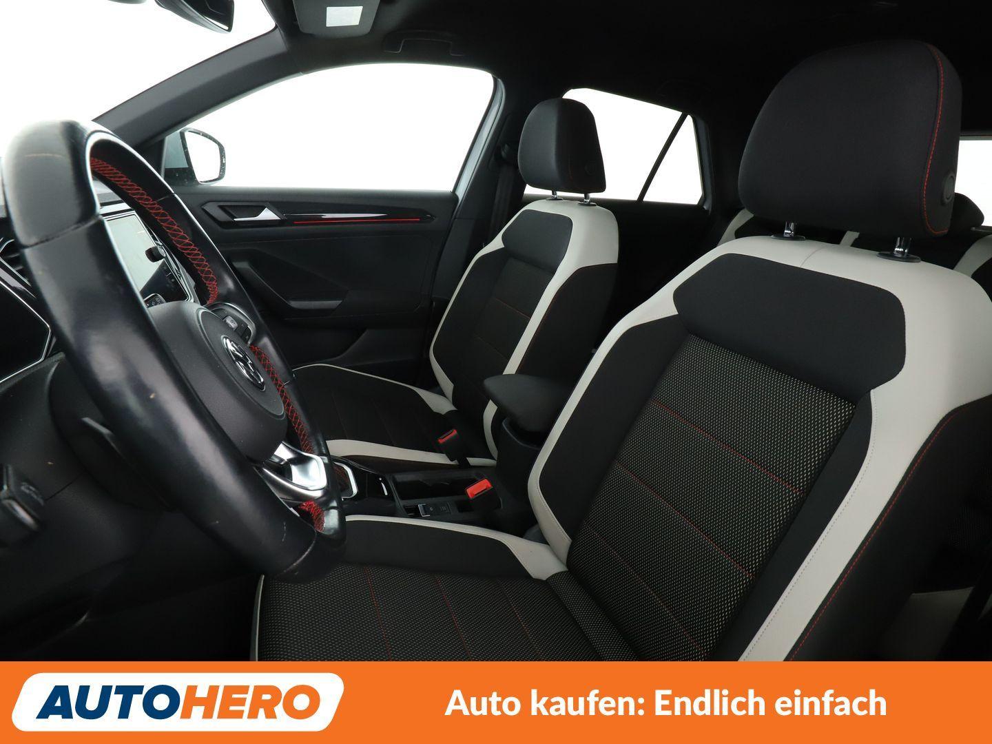 Volkswagen T-Roc 1.5 TSI ACT Sport Aut.*NAVI*CAM*ACC*