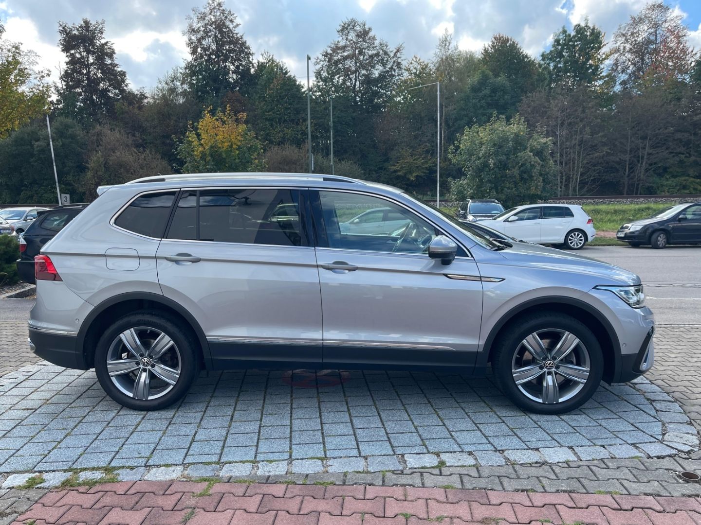 Tiguan Allspace Elegance 2.0TSI 4MDSG 360*HUD*IQ
