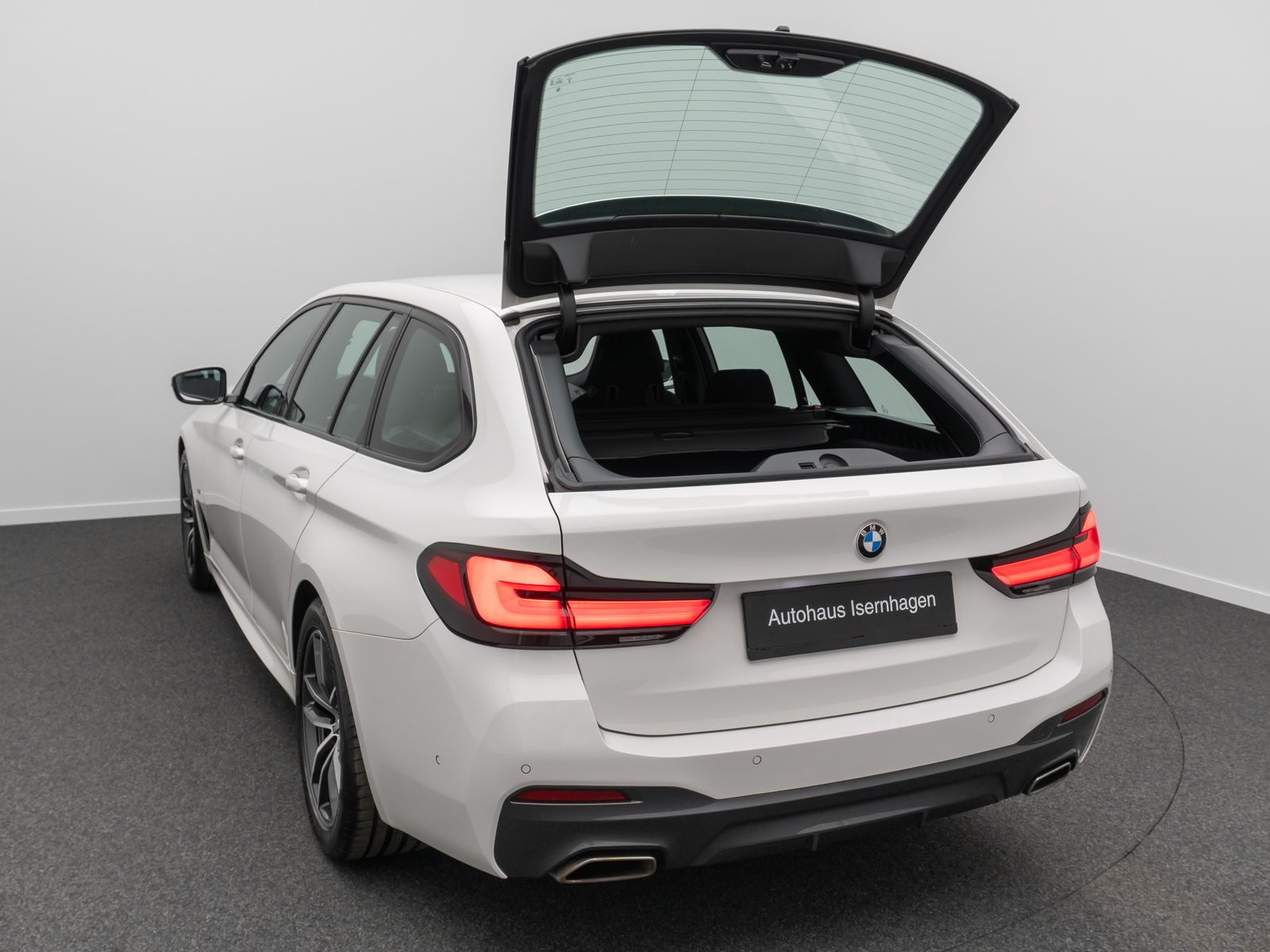 Fahrzeugabbildung BMW 530i M Sport Stop&Go Alarm DAB Komfort HiFi 18"
