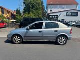 Opel Astra 1.6 16V Comfort - Opel Astra Comfort mit Benzin-Antrieb