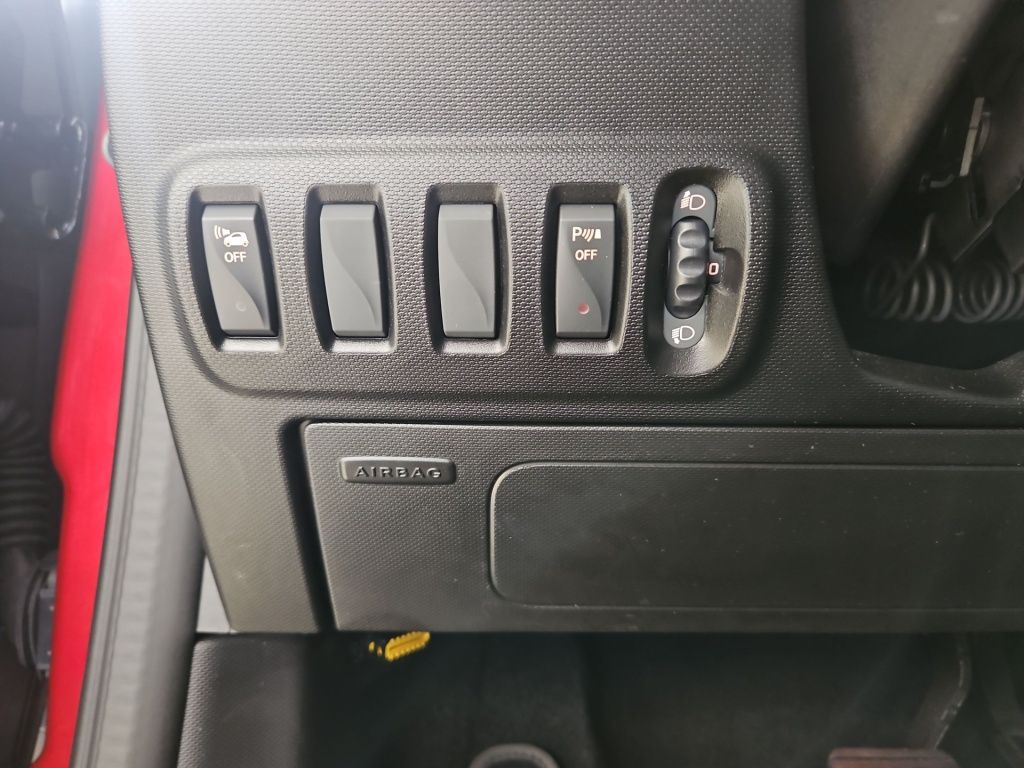 Fahrzeugabbildung Smart EQ ForTwo Pano Tempomat Navi LED SHZ SpurH KAM