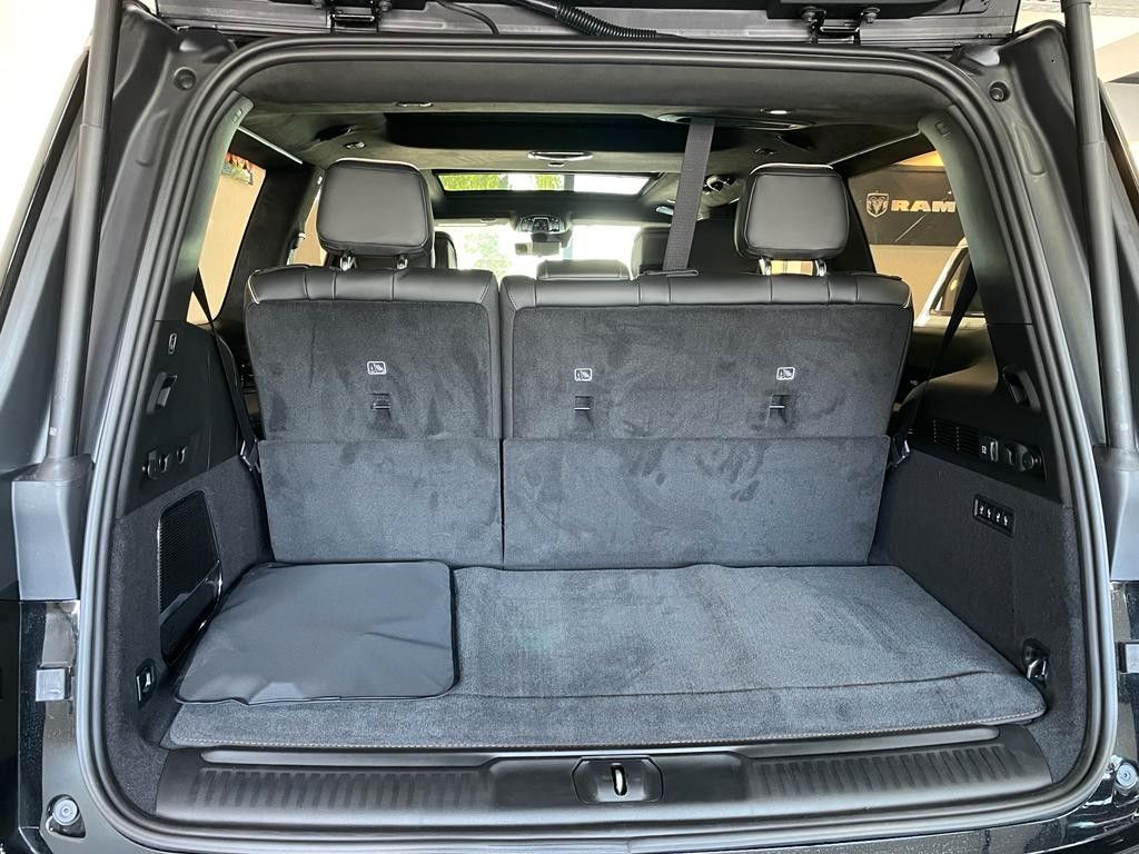 Fahrzeugabbildung Jeep GRAND WAGONEER SERIES III 6.4L V-8!