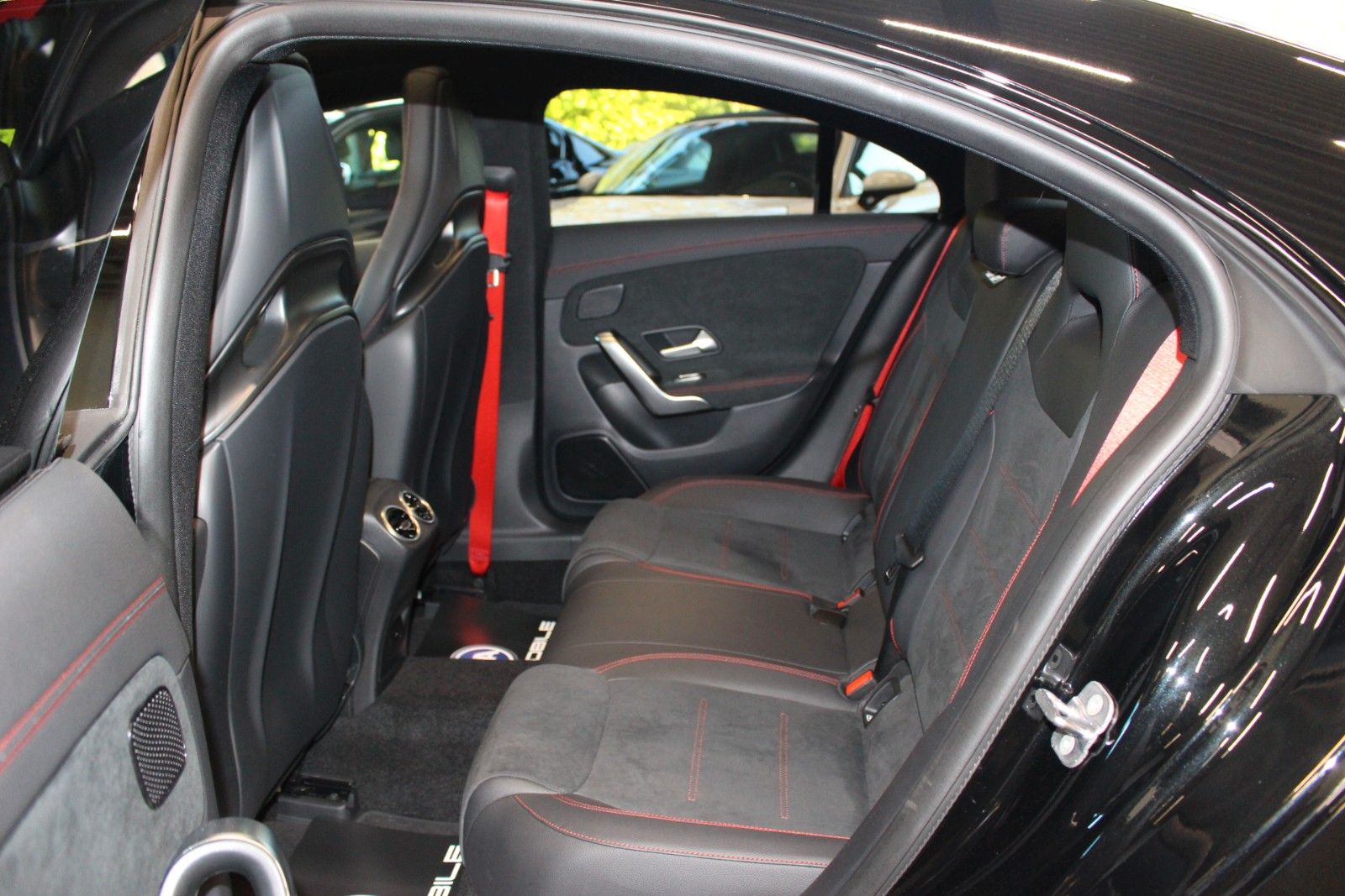 Fahrzeugabbildung Mercedes-Benz CLA 35 AMG 4Matic 1. Hand*Pano*Ambiente*MWST