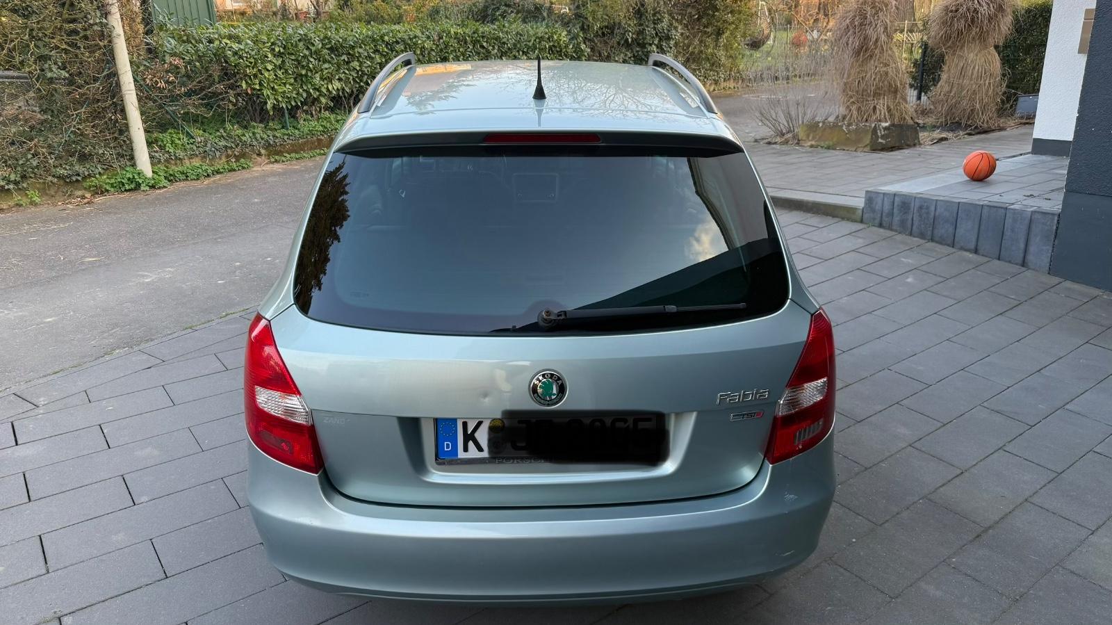 Skoda Fabia 2012 — двигун 1.197 cm³, 105 HP (77kW)