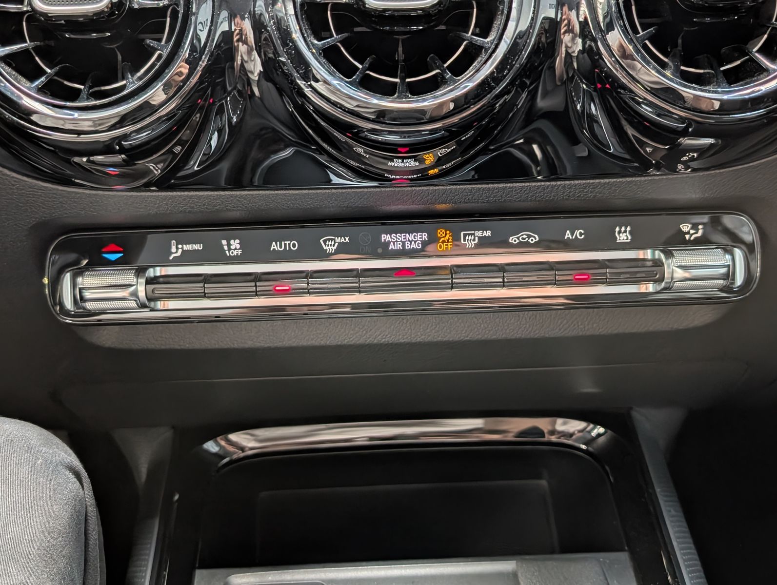 Fahrzeugabbildung Mercedes-Benz GLA 250 e EQ LED*NAVI*CARPLAY*SPURH.*PARKASSIST*