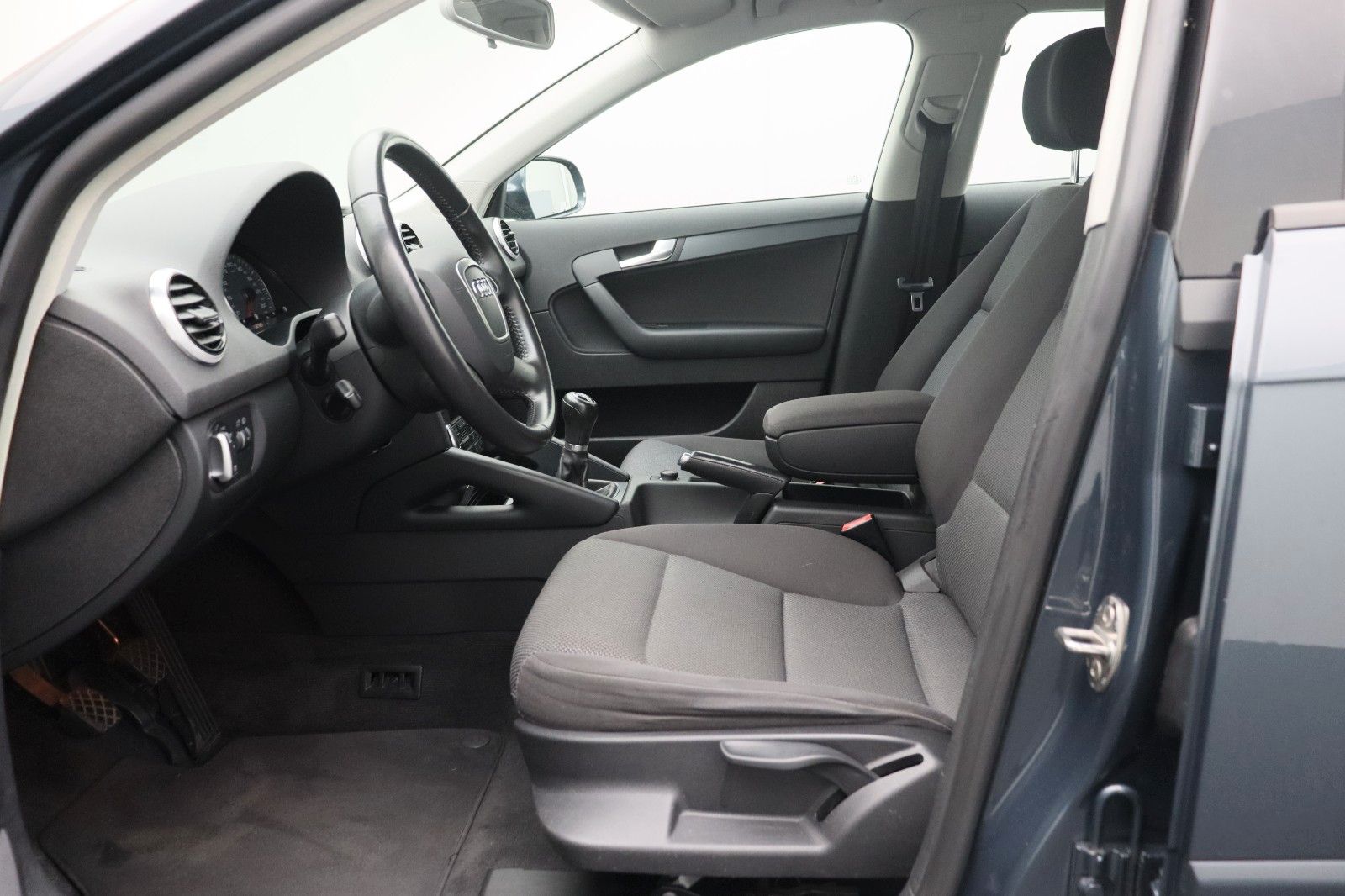Fahrzeugabbildung Audi A3 Sportback 2.0 TDI Attraction