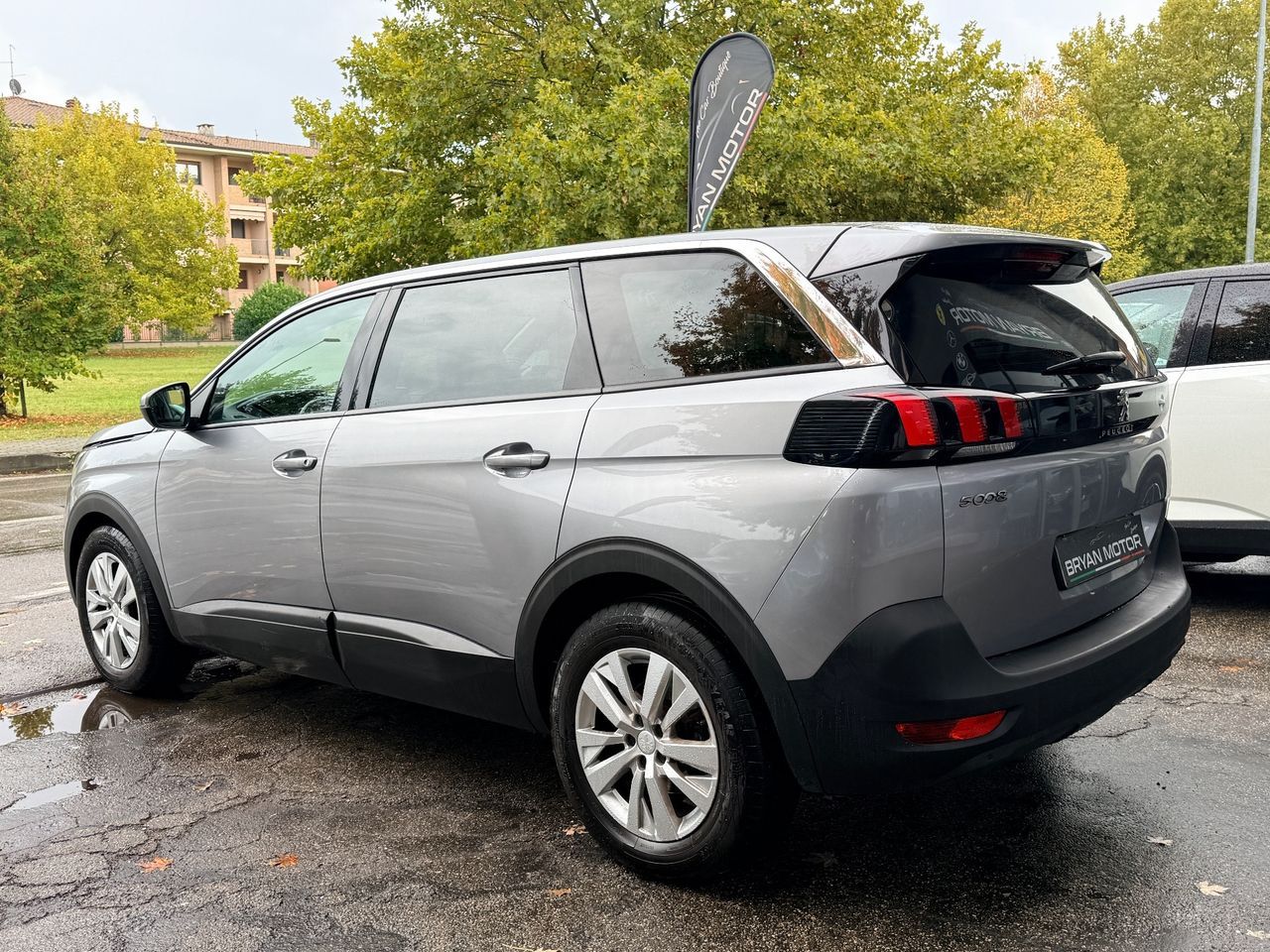 Peugeot 5008 BlueHDi 130 S&S EAT8 Allure imagem 3