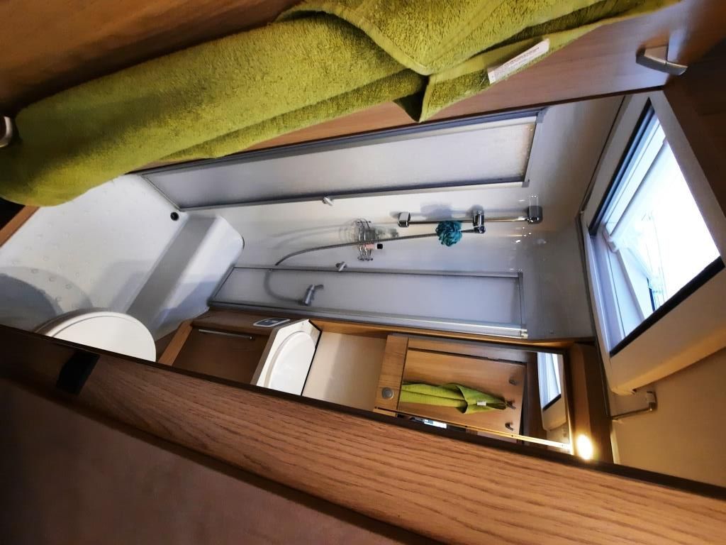Fahrzeugabbildung LMC Cruiser V 646 G Solar/Sat/18.658,- € sparen!