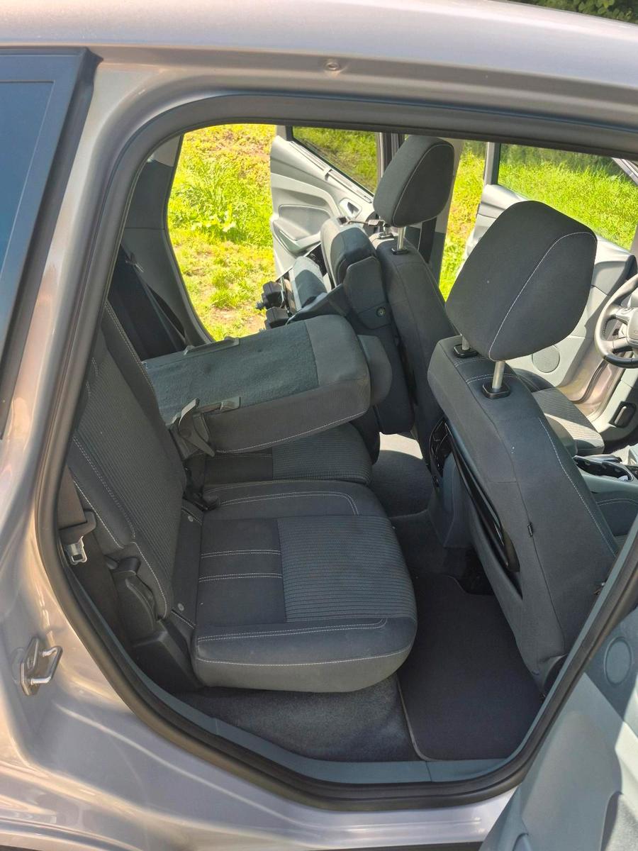 Ford C-MAX 2011 — photo 14