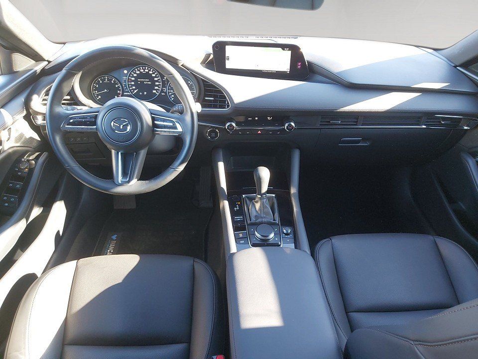 Fahrzeugabbildung Mazda 3 X 2.0i 186PS A/T SELECTION DES-P PRE-P LED-S
