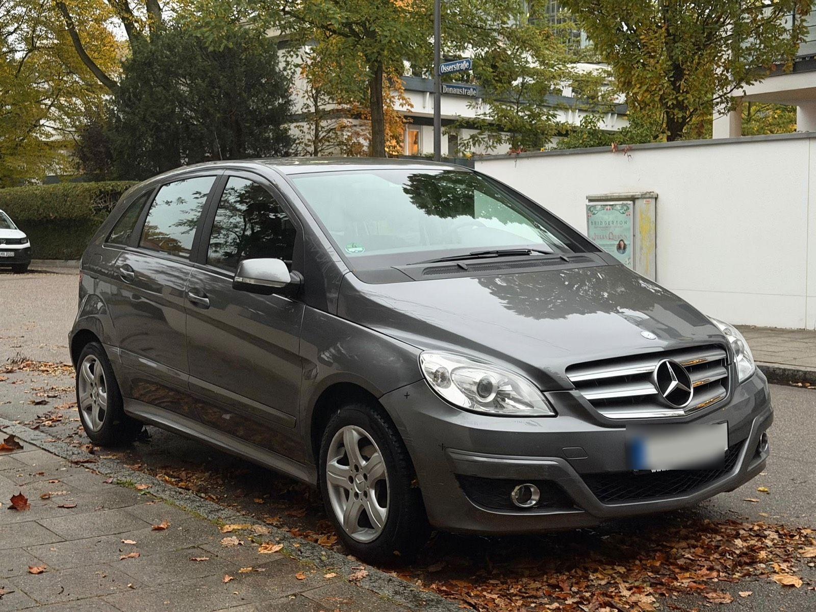 Mercedes-Benz B170 2008 — rear view