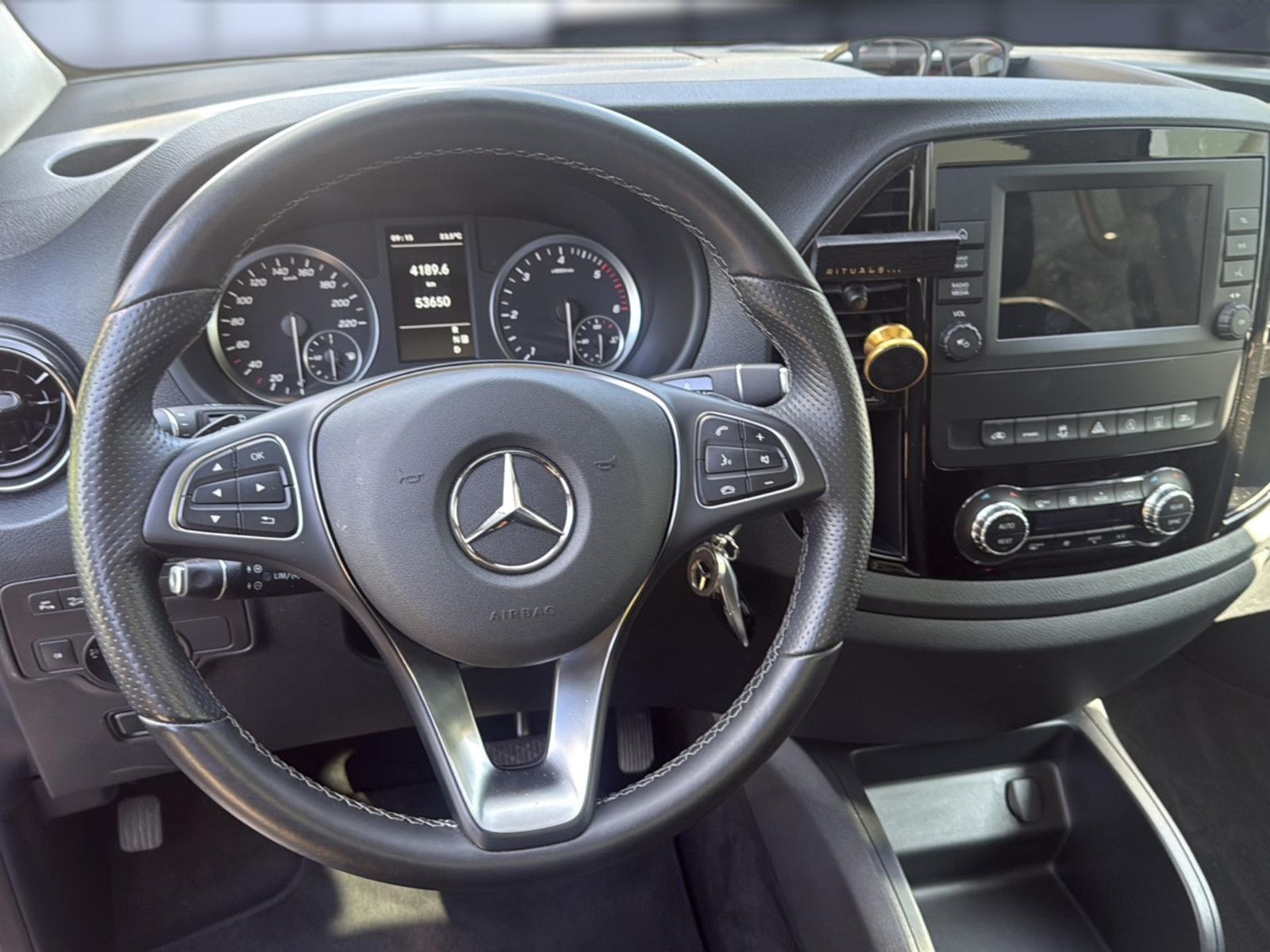 Fahrzeugabbildung Mercedes-Benz Vito Tourer  CDI 4x4 lang Select