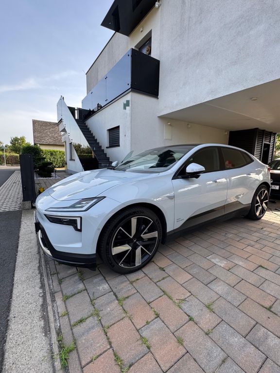 Image of Polestar 4