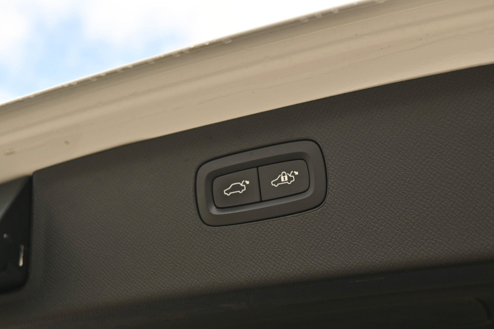 Fahrzeugabbildung Volvo XC90 D5 R-Design*VOLL*PANO*LUFT*255PS*MIETKAUF